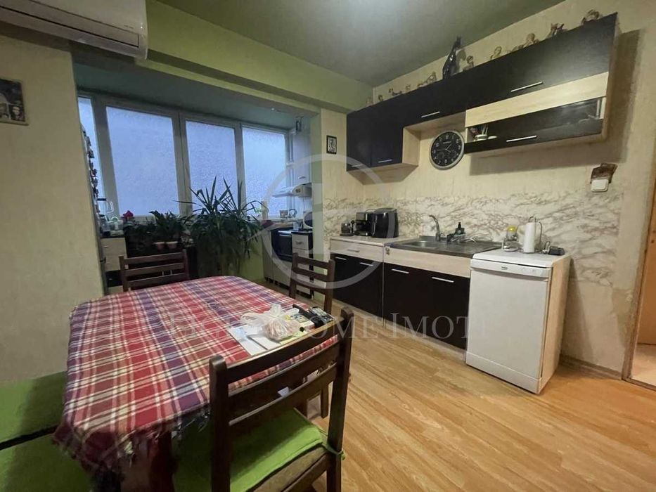 Продава се Тристаен апартамент в Пловдив, Христо Смирненски - 74 кв.м за 1586 €/кв.м - Снимка #2