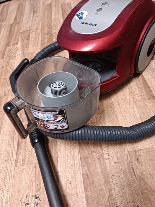 Пылесос нерабочий Невкл