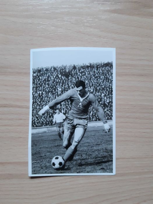 Снимки на футболисти на Ф.Д. Левски на хартиен носител