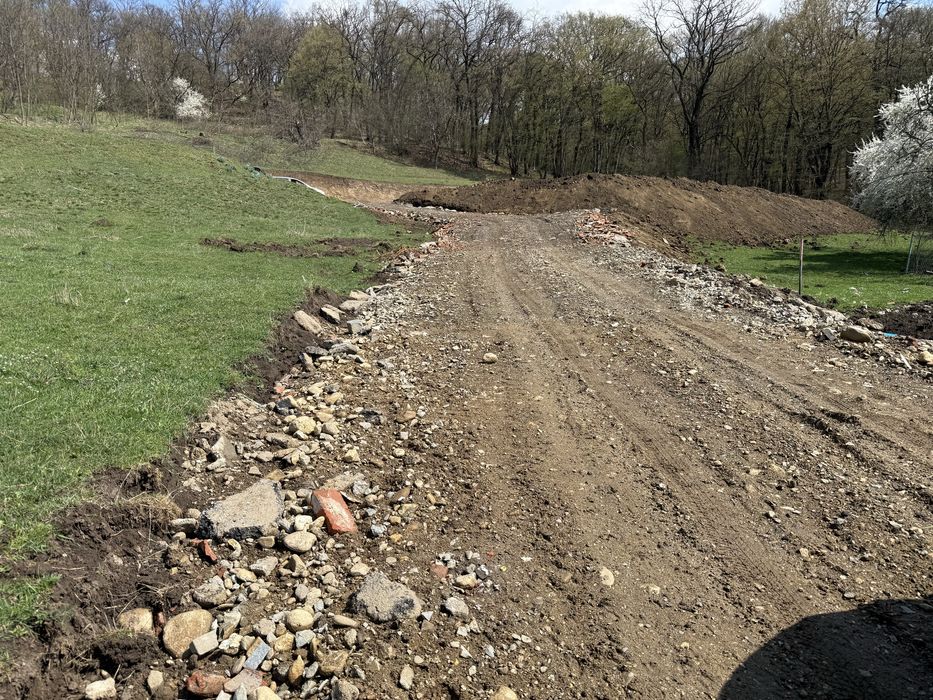 Vand teren Angarul de Jos, intravilan, pretabil constructie imediata