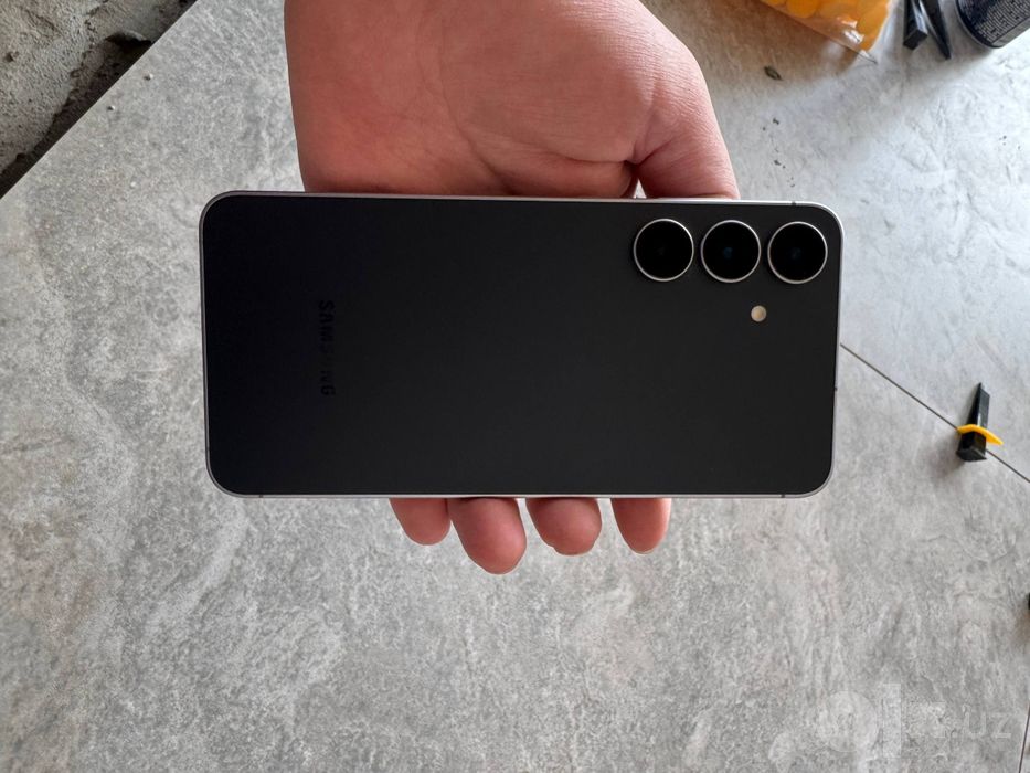 Samsung S25 FE  srochno sotiladi