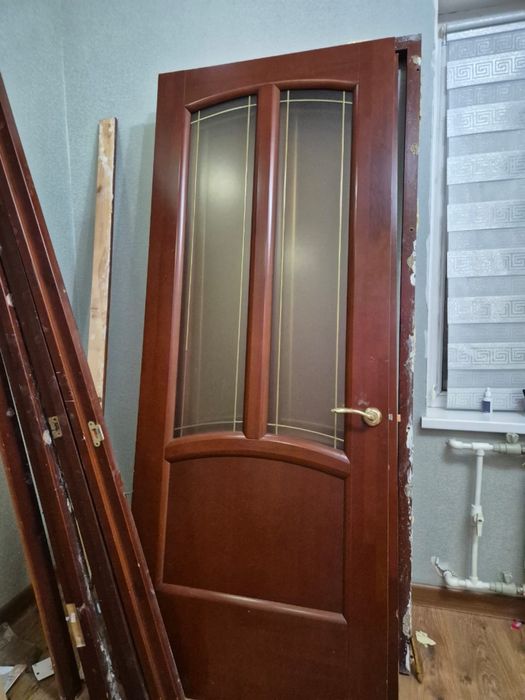 Срочно продаются двери! Дерево