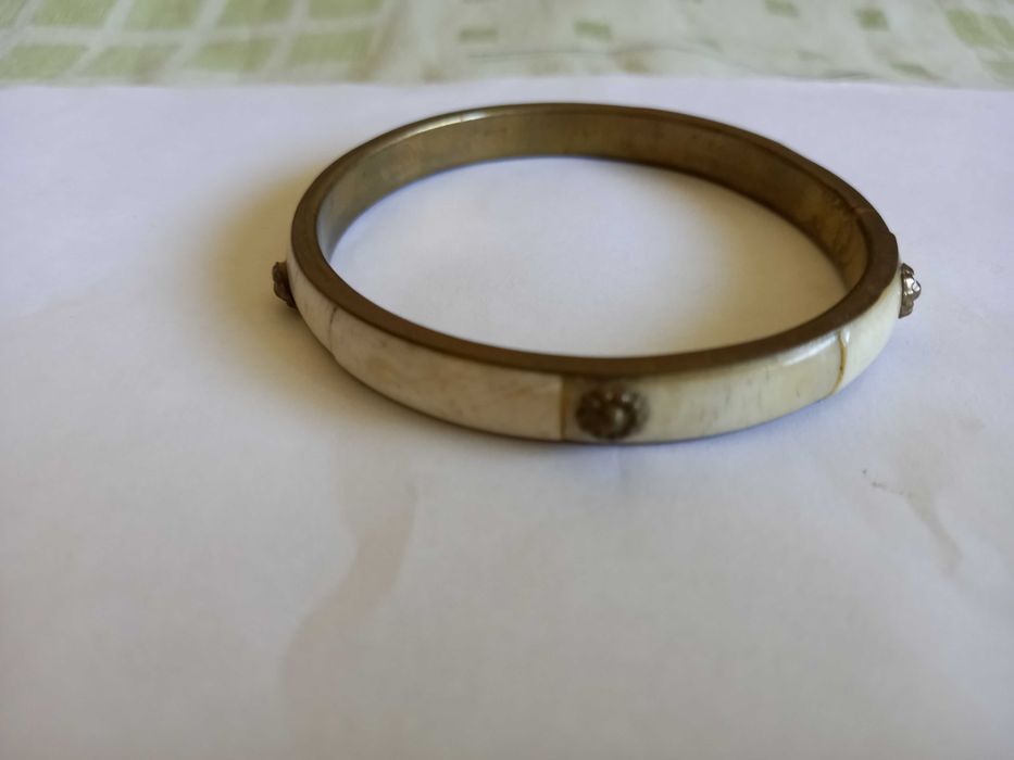 Ръчно изработени дамски гривни