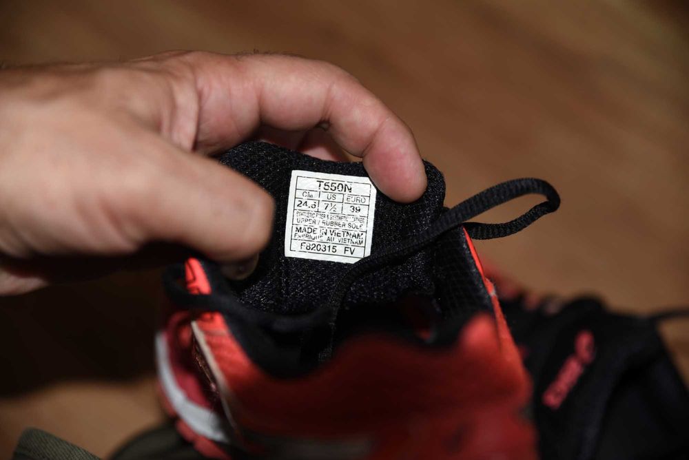 Asics GEL оригинални маратомки, размер 39