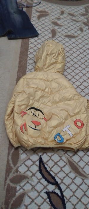 Демисезонная куртка 5 лет.