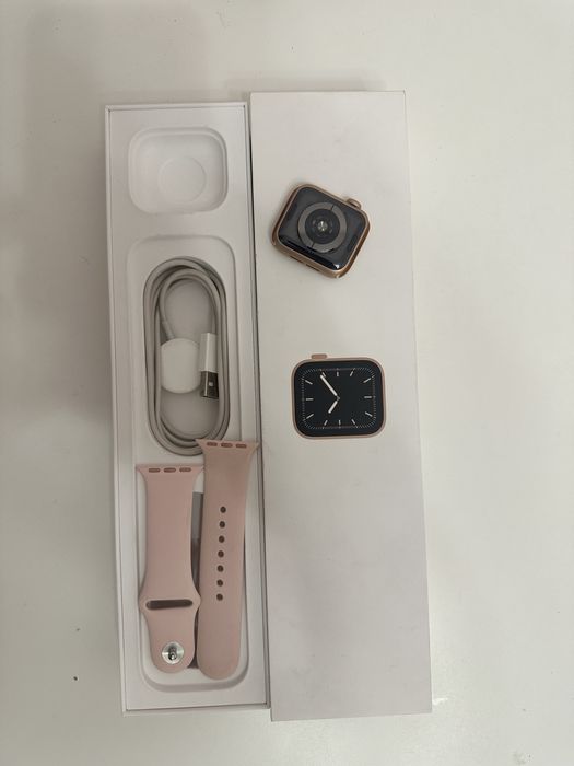 Apple Watch Series 5 (40mm)