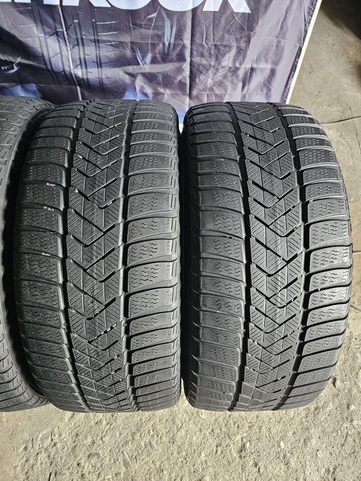 4 anvelope iarna 235 40 19 Pirelli 2023