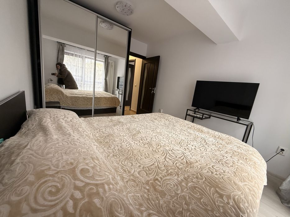 Inchiriez apartament 2 camere in regim hotelier