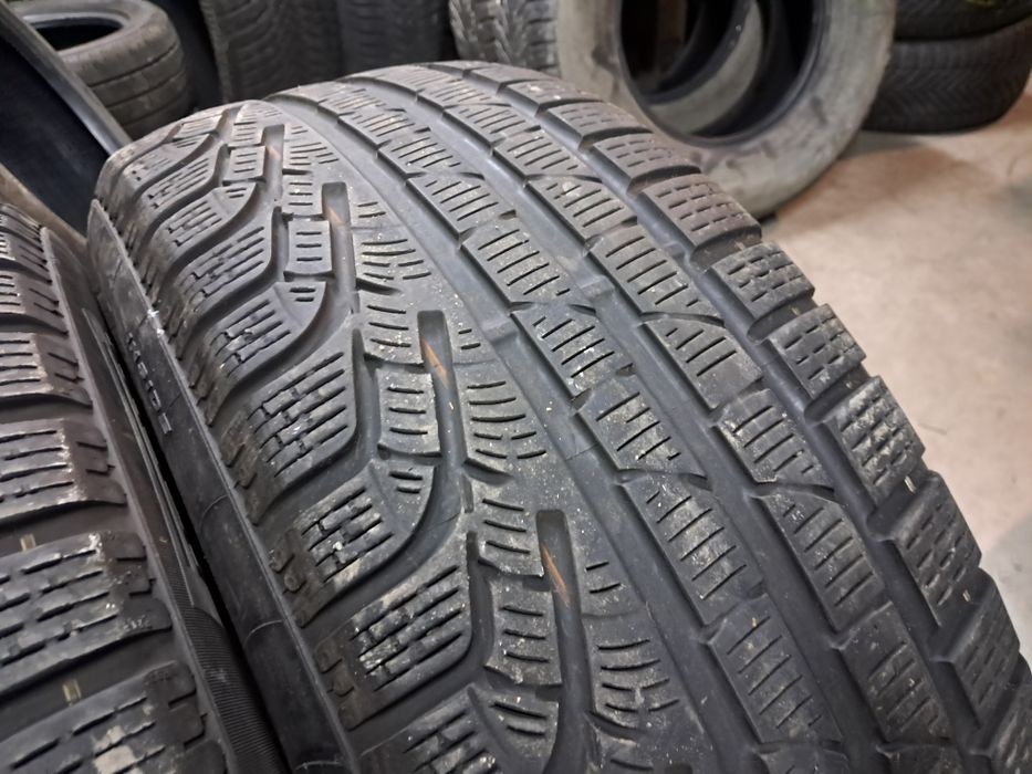 Anvelope second iarna 235 55 R17 Pirelli