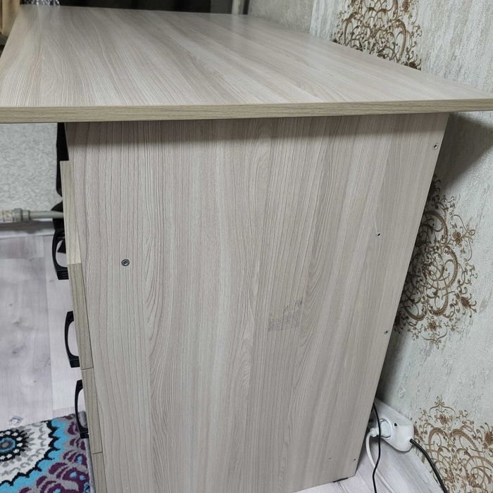 Стол письменный, для школьников