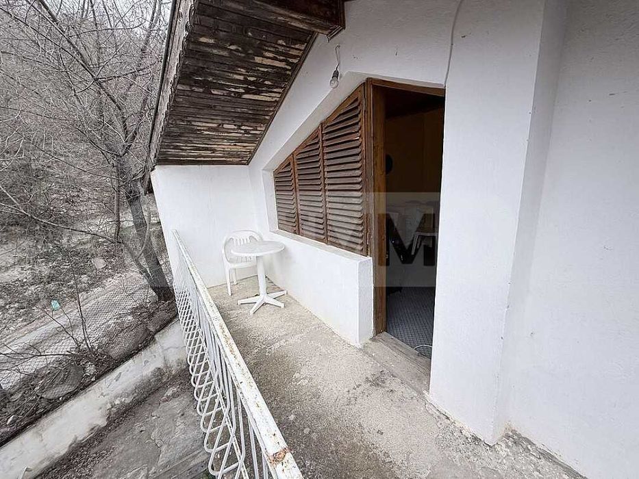 Триетажна вила във вилна зона до Балчик и курорт Албена