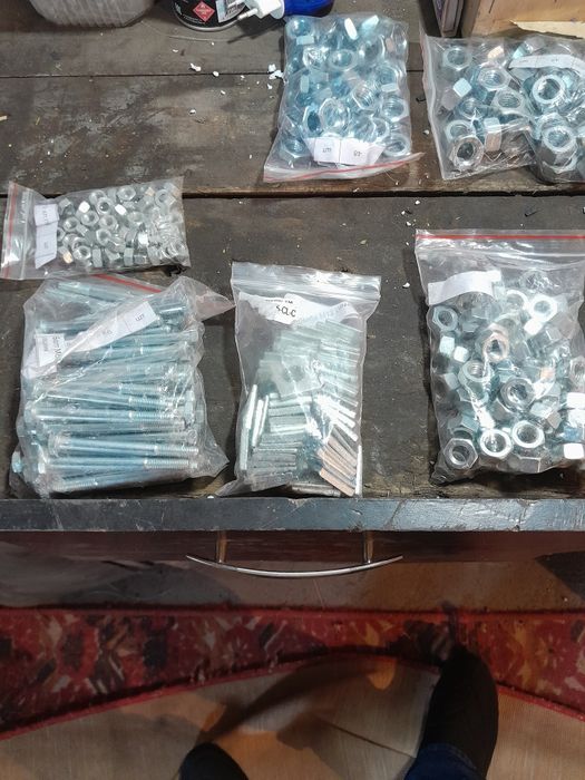 Продам болты гайки