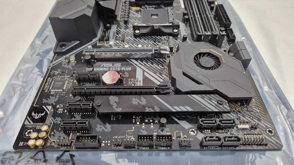 Дънна платка ASUS TUF GAMING X570-PLUS АМ4