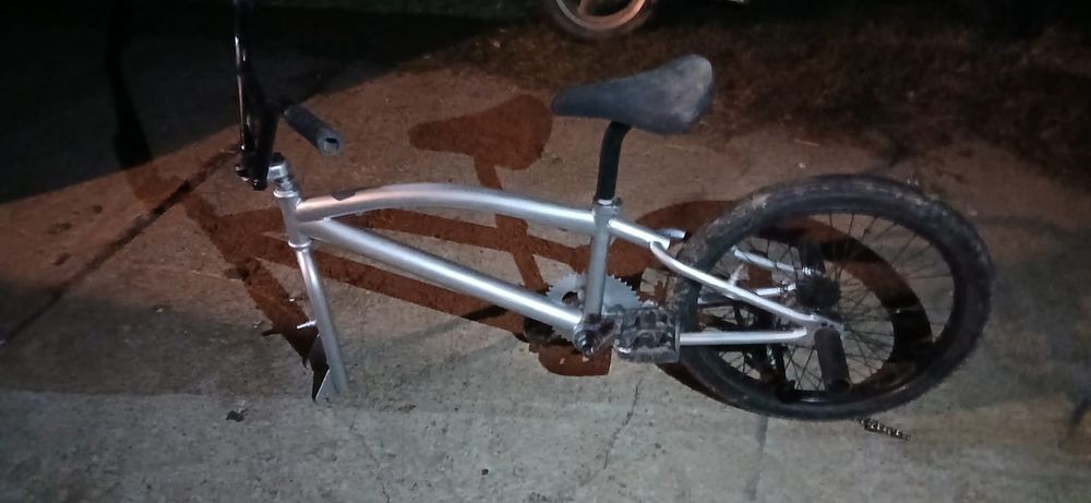 Vând bmx necesita roata fata dau la pachet cu cauciuc și camera bune ! Mai multe detalii la Nr 0772282023