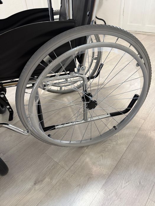 Коляска инвалидная для взрослых и детей.