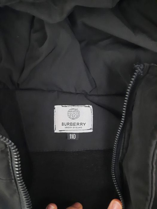 Продаются куртки и детская обувь