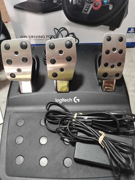 Set volan cu pedale Logitech G29, in stare impecabila
