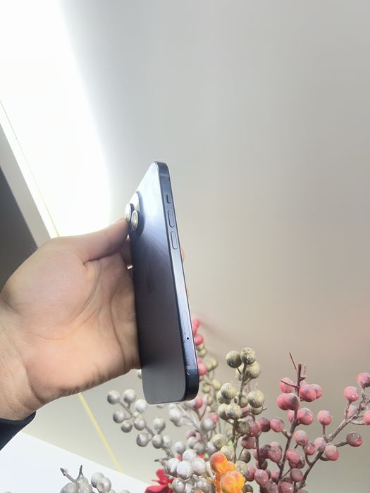 Продам IPhone 15 128GB
