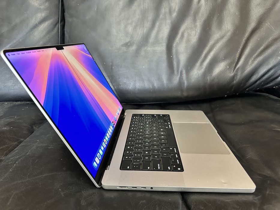 Macbook Pro M1 16” 16 Gb RAM 500 SSD