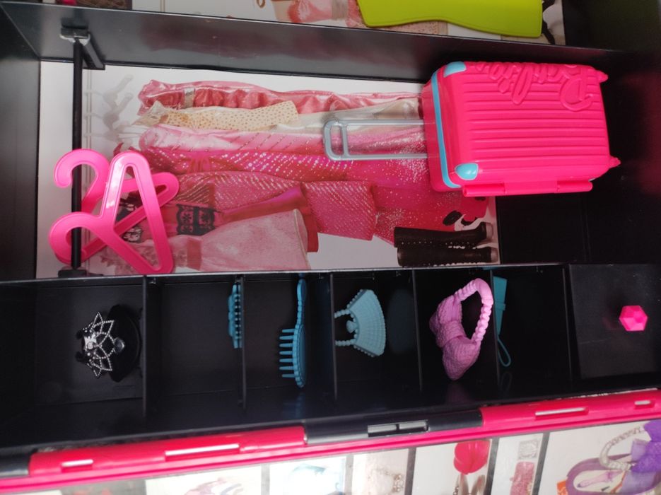 Продам набор шкаф для кукол Барби с вещами игрушки для девочек пакет