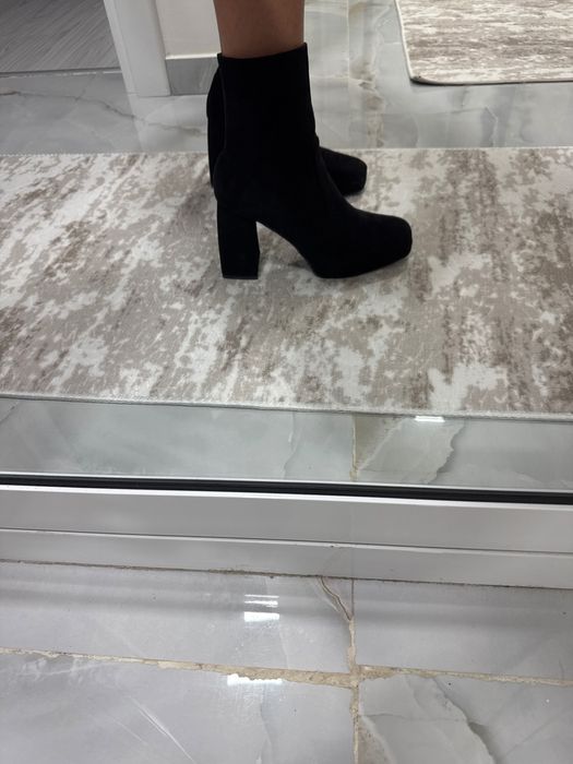 Дамски боти със дебел ток