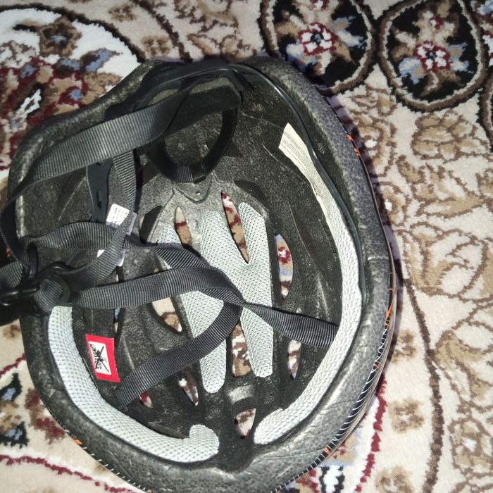 Shlem velosiped yangi