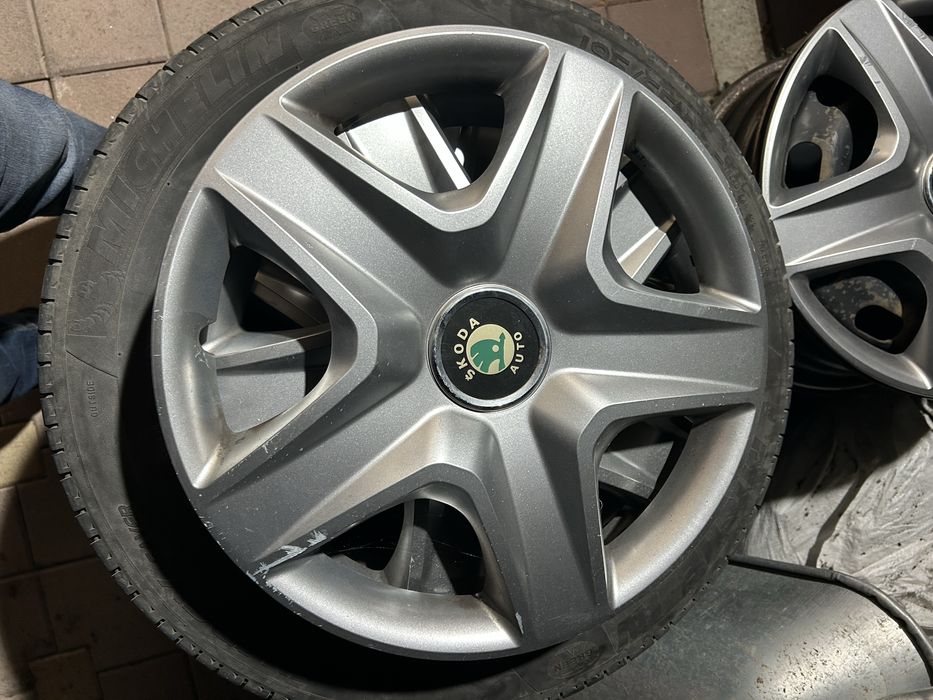 Jante + Anvelope de vara Michelin + Capace R15