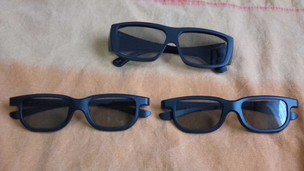 Ochelari 3D trei perechi 60 lei