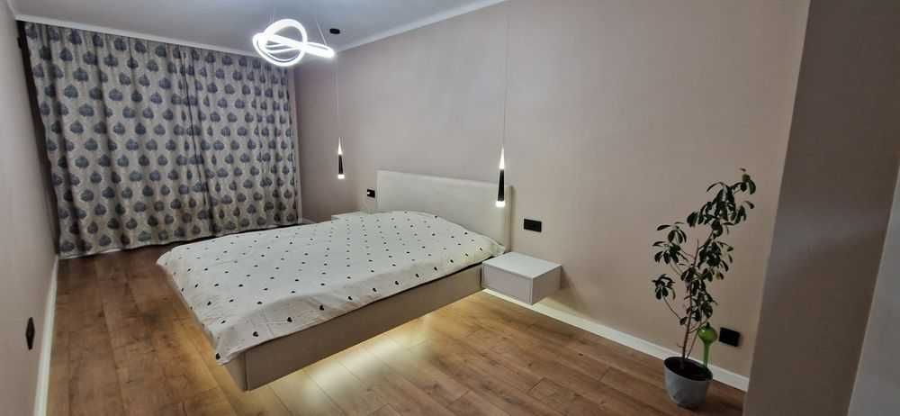 Афросиаб • ЦУМ • 4-комн • 120 м² • этаж 5/6 • [M:0365]