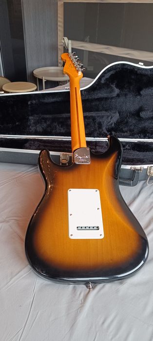 American Deluxe Stratocaster® “V” Neck (2004-2010)