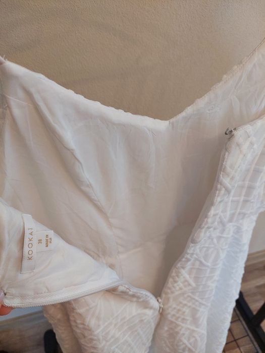 Бяла  елегантна рокля