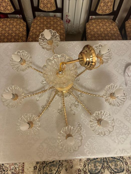 Продам люстру в хорошем состоянии