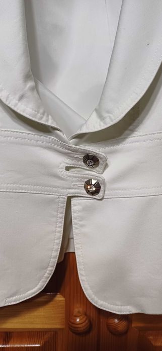 Разкошен Костюм на КЕНСОЛ - САКО + ПАНТАЛОН !НОВ с Етикет!№46