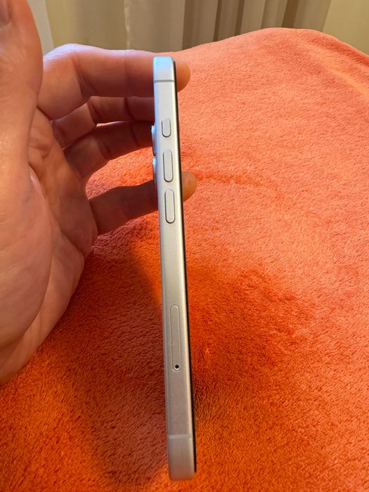 продавам iphone 16