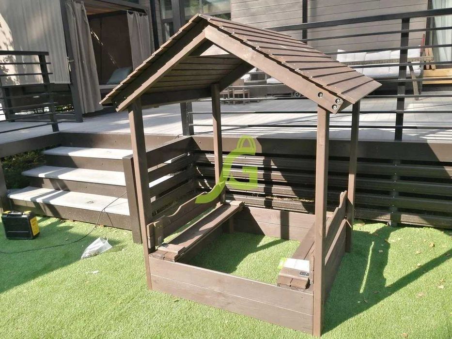 Песочница с крышей в наличии