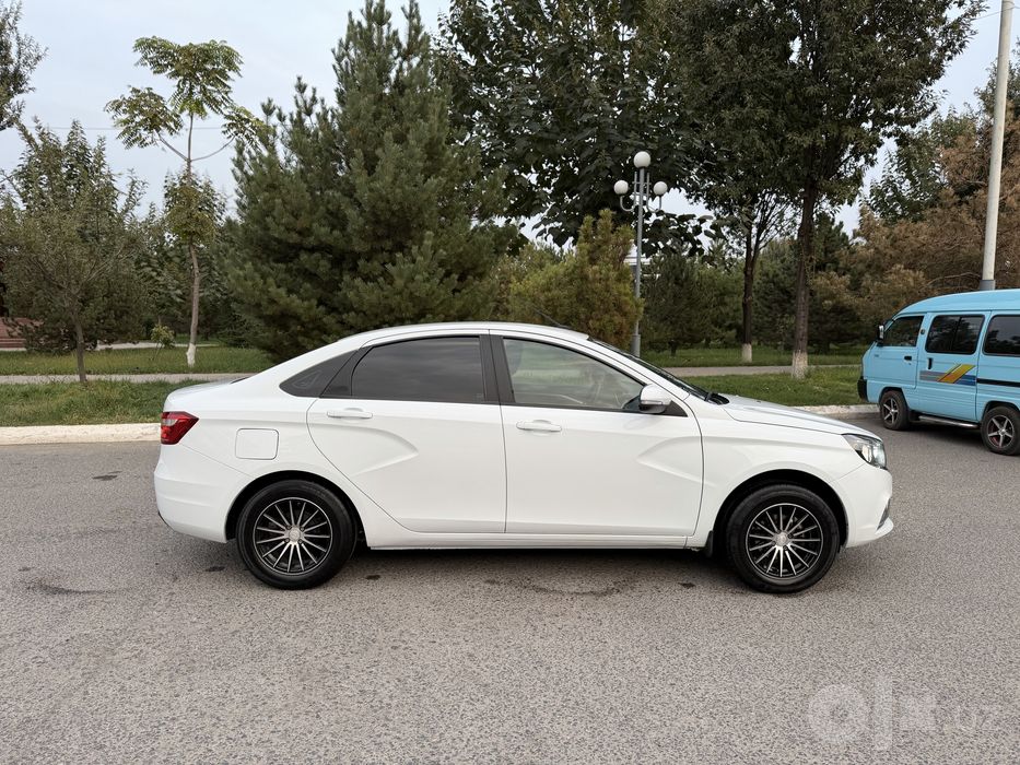 Lada Vesta 2020 1.6 mexanika luxe prestige
