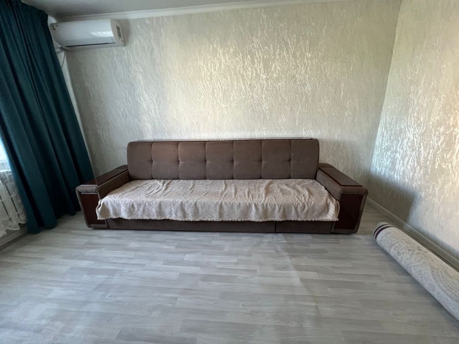 Продается Диван коричневый