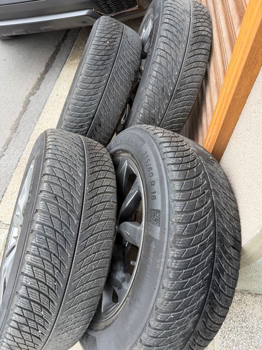 235/60/18 Michelin