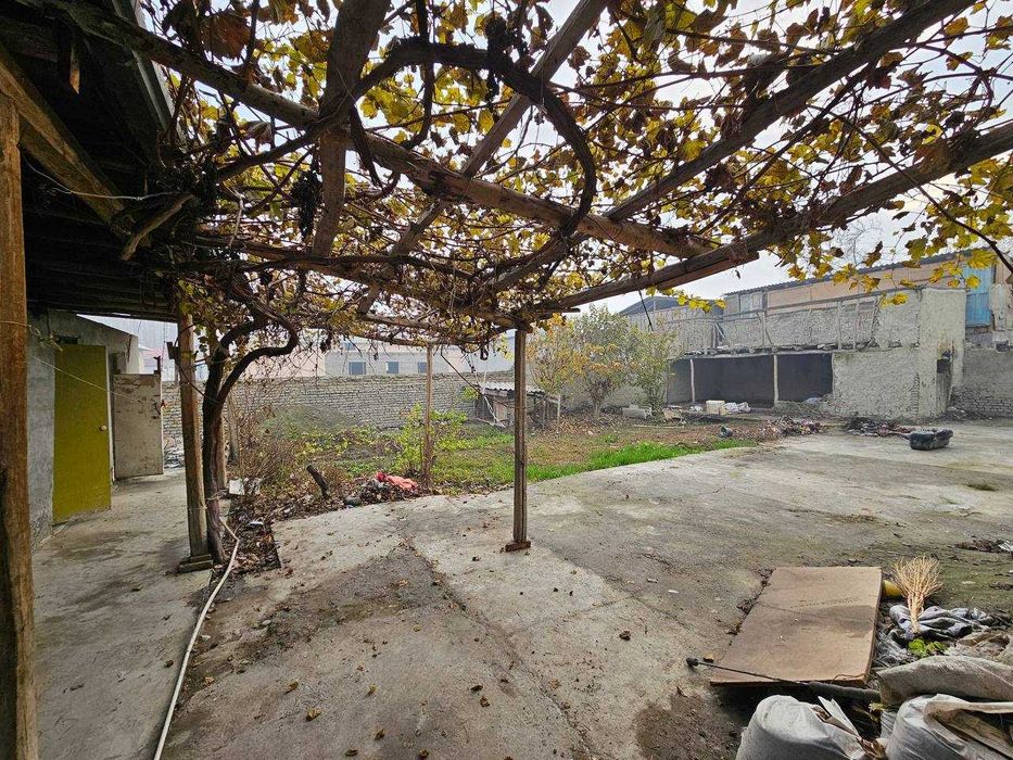 Дангара центр худудида уй сотилади!