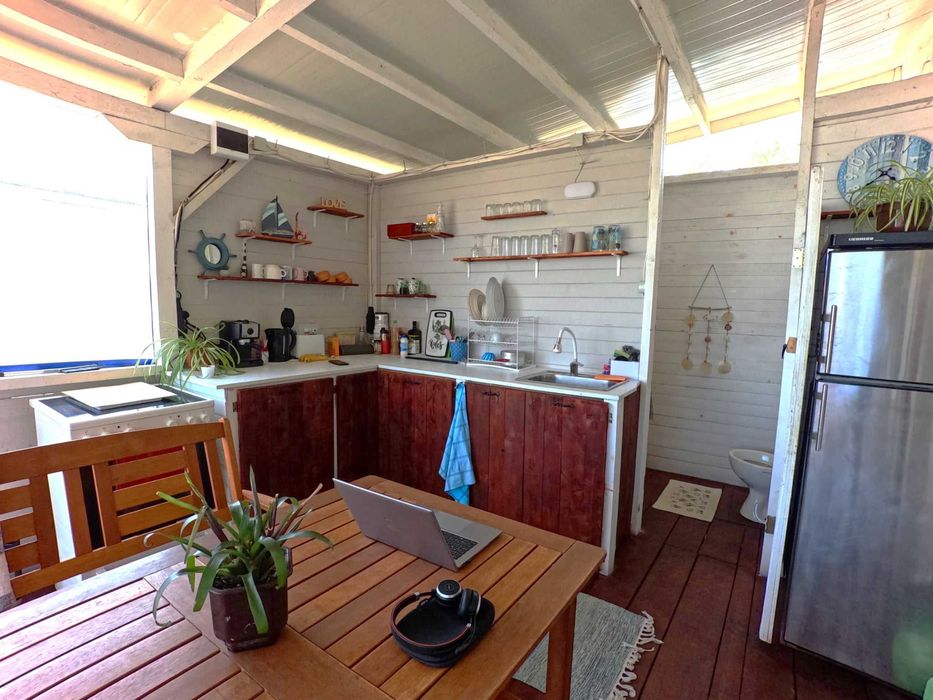 Каравана под наем в къмпинг Китен на метри от водата и пясъка