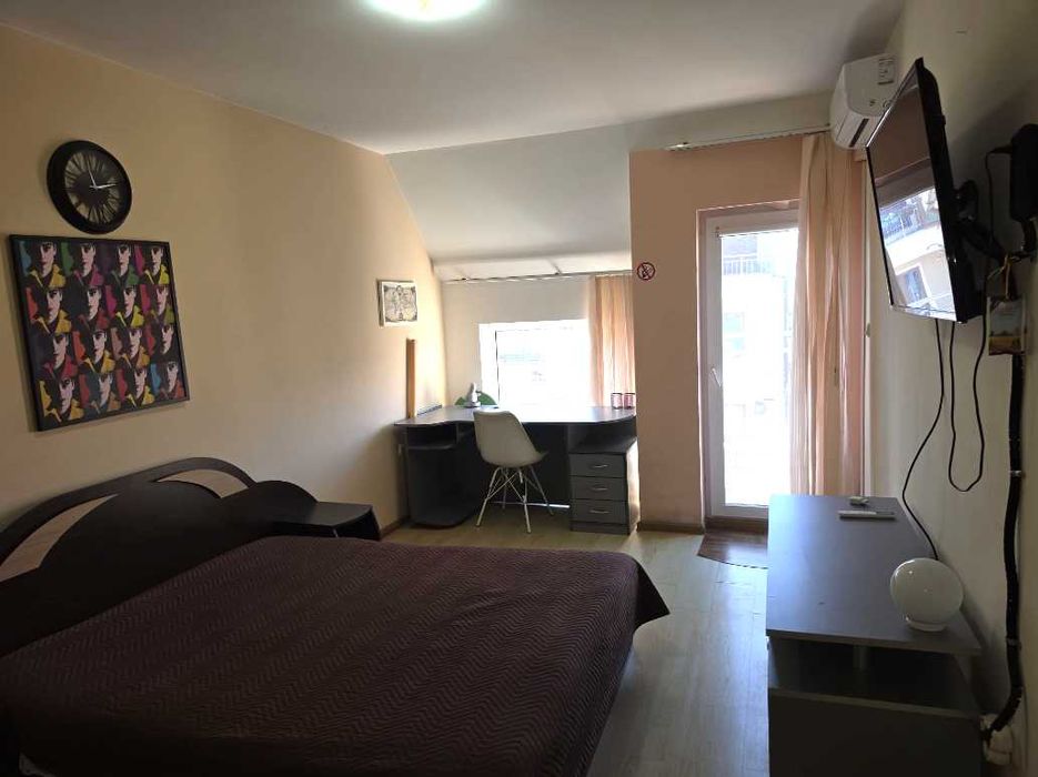 Дава се под наем Четиристаен апартамент в Варна, Център - 150 кв.м за 1200 € - Снимка #8