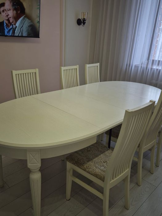Продам стол со стульями в отличном состоянии