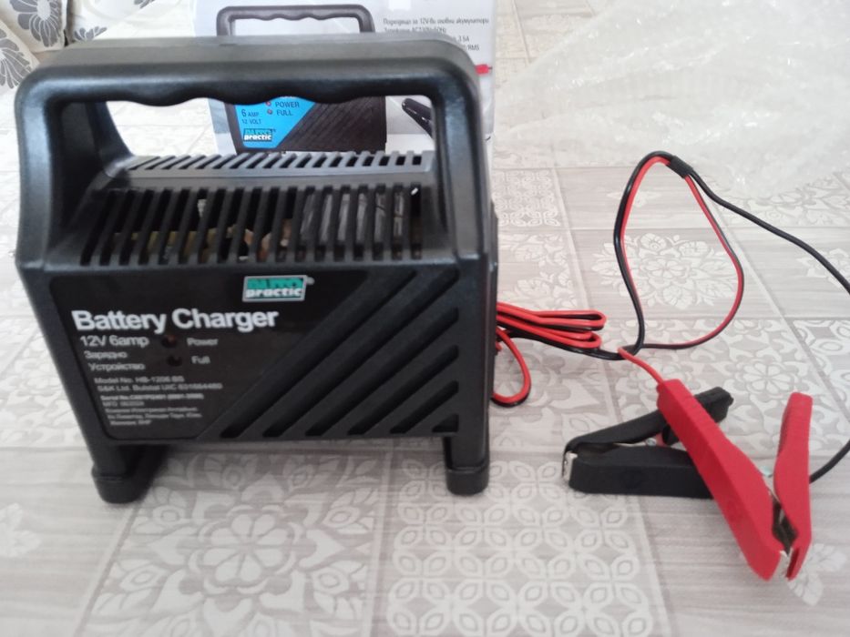Зарядно устройство за акумулатори 6/12 V