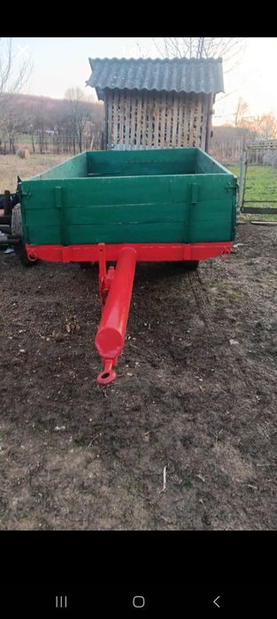 Vând sau schimb remorca