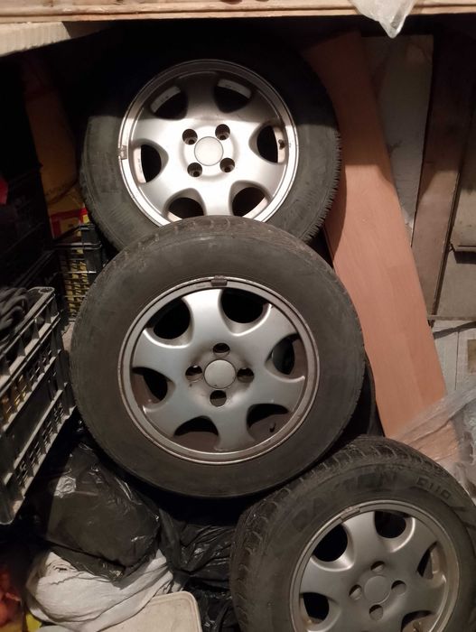 Гуми с джанти за Рено 40 евро/4броя.