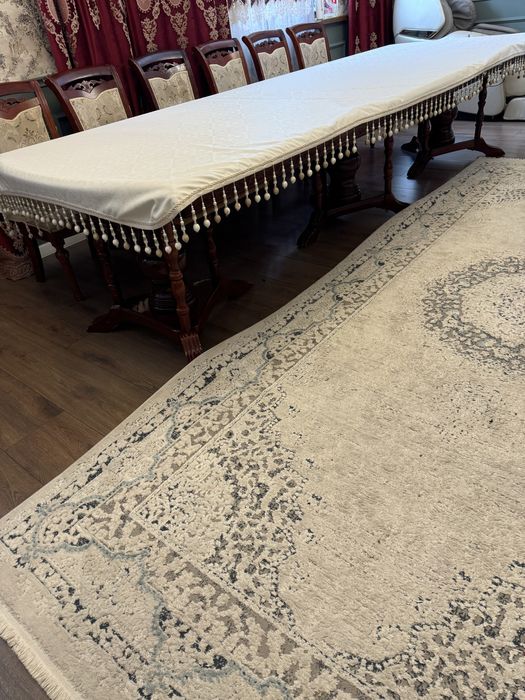 Продаётся стол