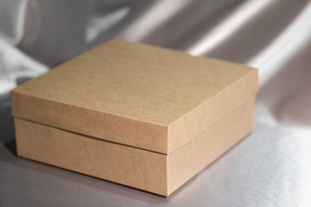 Диадема, корона с прозрачными кристаллами. Доставка включена.