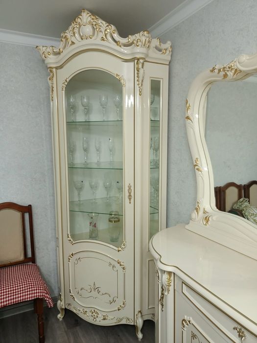 Шкаф витрина Элиза