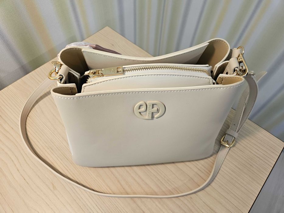 Нова дамска кожена чанта PUAFELI LY94 beige бежово кремаво еко кожа златна раница две дръжки презрамки луксозен модел