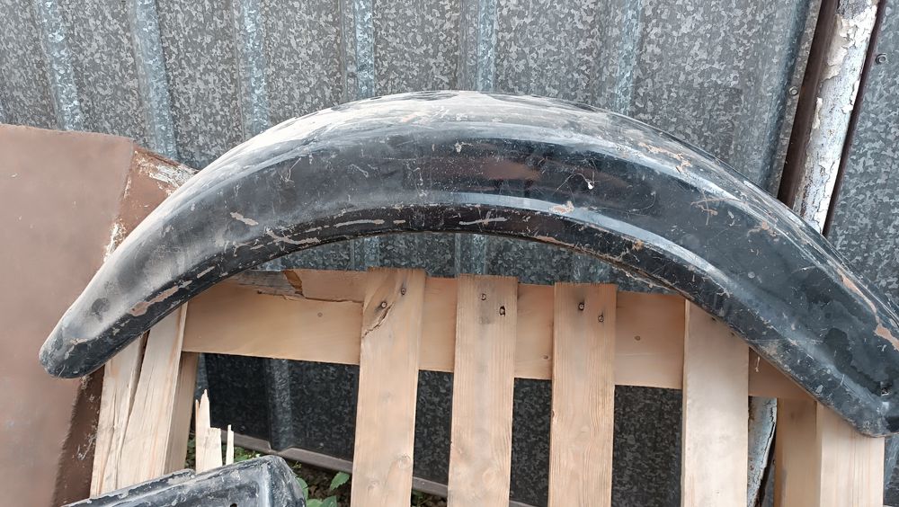 Продам крыло с подкрылком